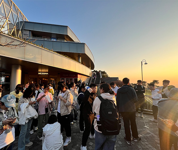 參訪港校，探索人文景觀
